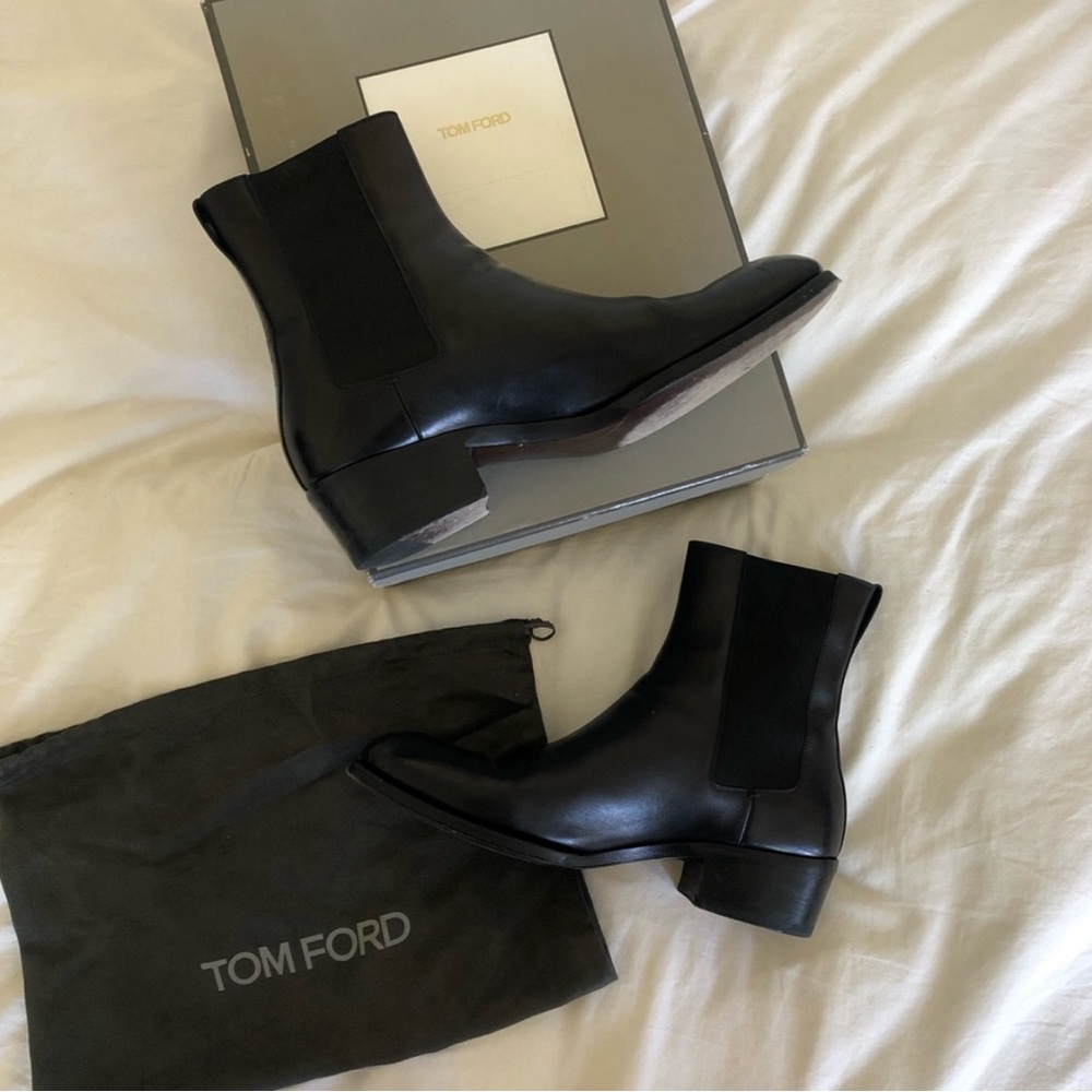 Tom Ford Chelsea Boots. High quality, comfortable & versatile.